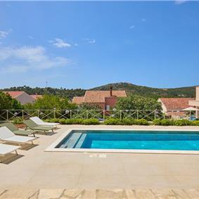 4 Bedroom villa with pool in Mlini, Sleeps 8